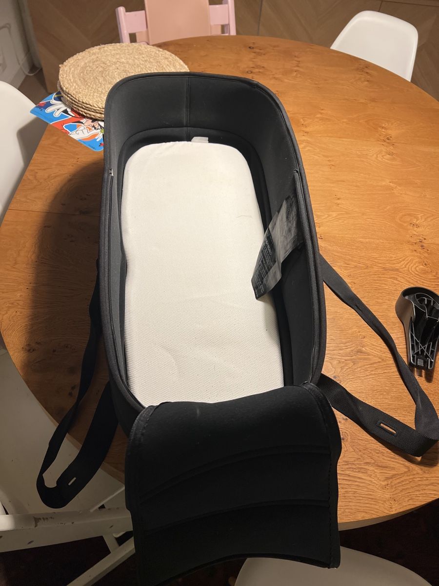 Bugaboo Kinderwagen: Bugaboo Bee 5 Carrycot - Excellent Condition! Black Fabric – Neu (gemäss Beschreibung) aus Zollikon von gal_l7hr 4