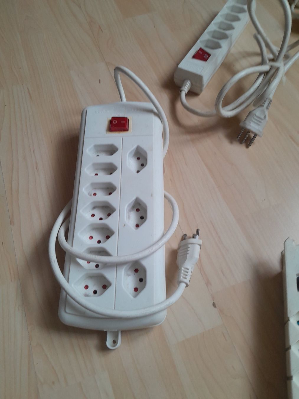 Kabel: Hdmi + multiprise total fr 25 le tout – Gebraucht aus grenchen von Gdesire 1