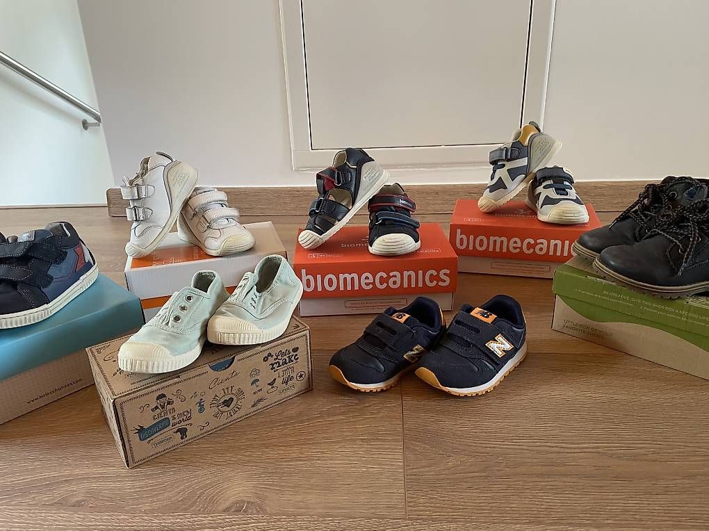 Scarpe per ragazzi: Scarpe da bimbo diversi numeri  – Usato da Gordola venduto da RiPa14 2