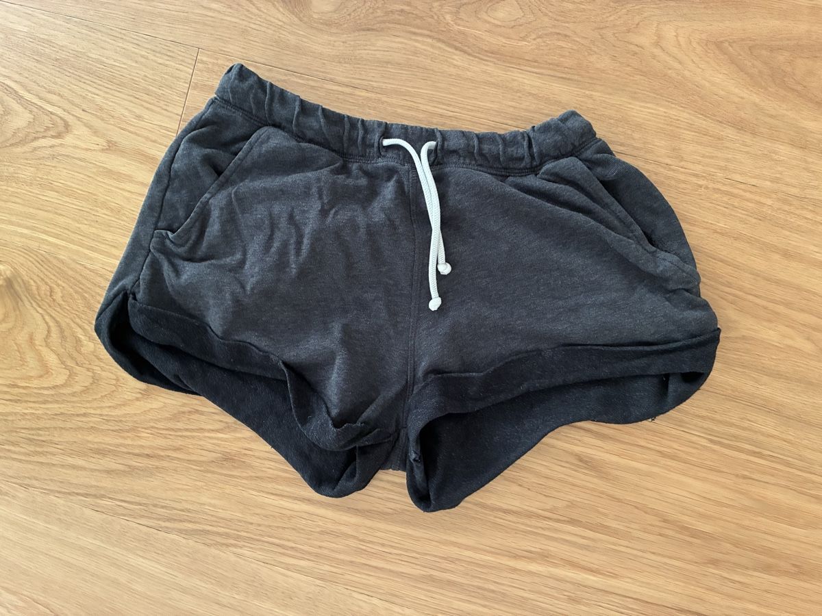 H&M Pantalons: Shorts – D'occasion à Bassersdorf par secondhand_clothing
