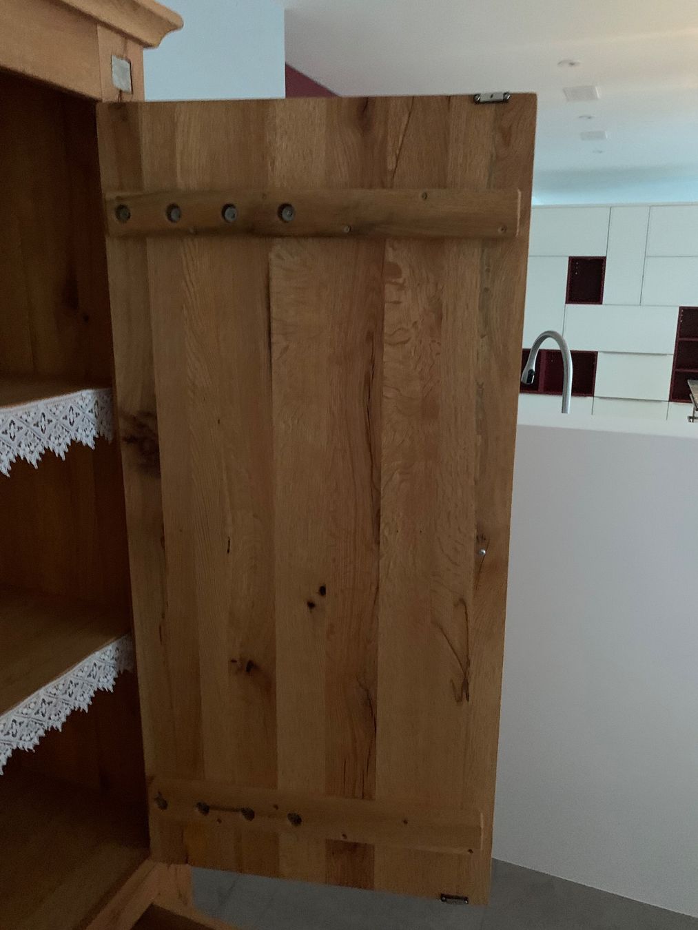 Armadi: Kleider- / Geschirrschrank, Vollholz – Nuovo (secondo la descrizione) da Zizers venduto da Pinguin6062 3