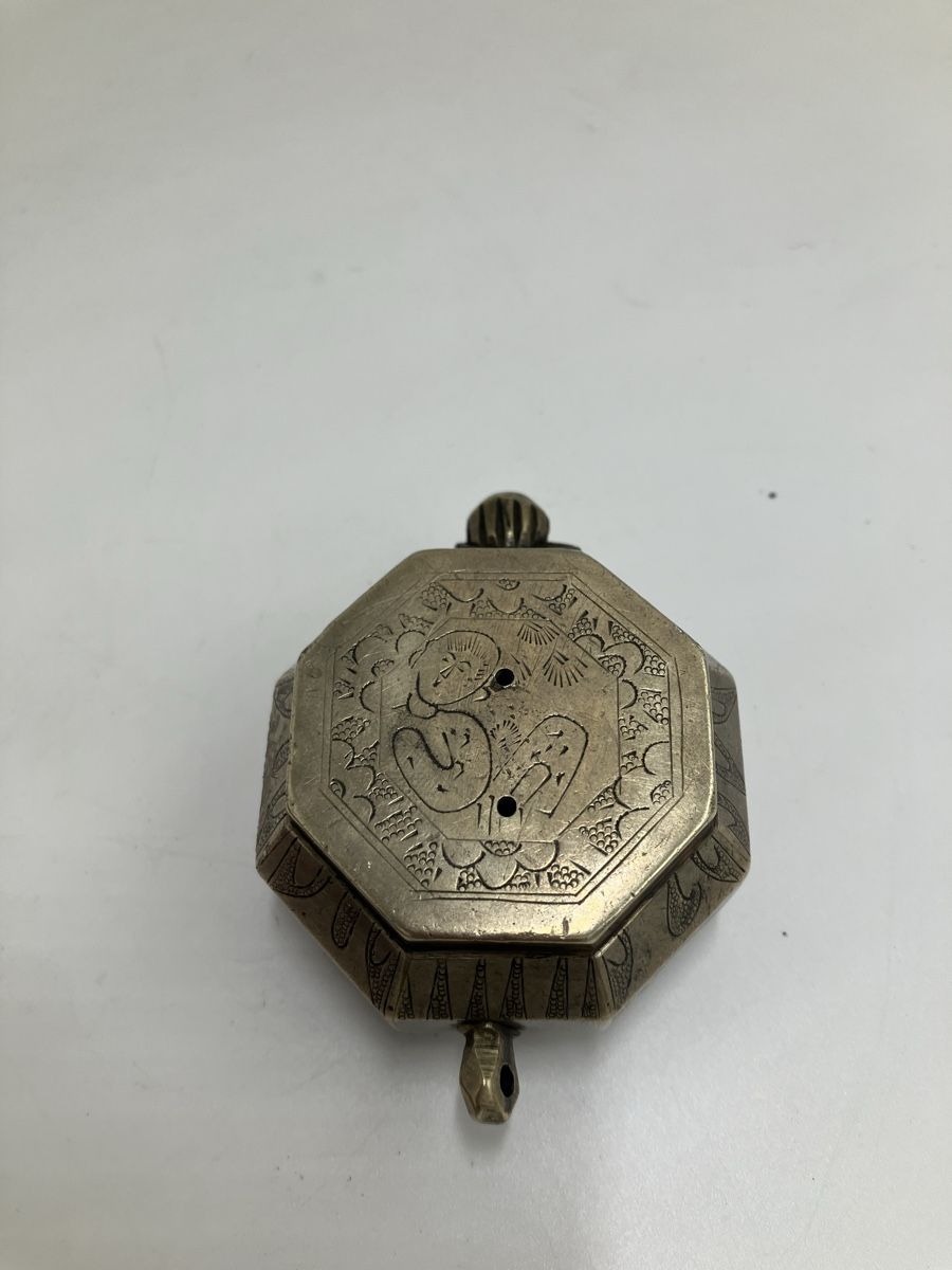 Statuette: Objet ancien chinois  – Usato da fribourg venduto da Retroverso 4