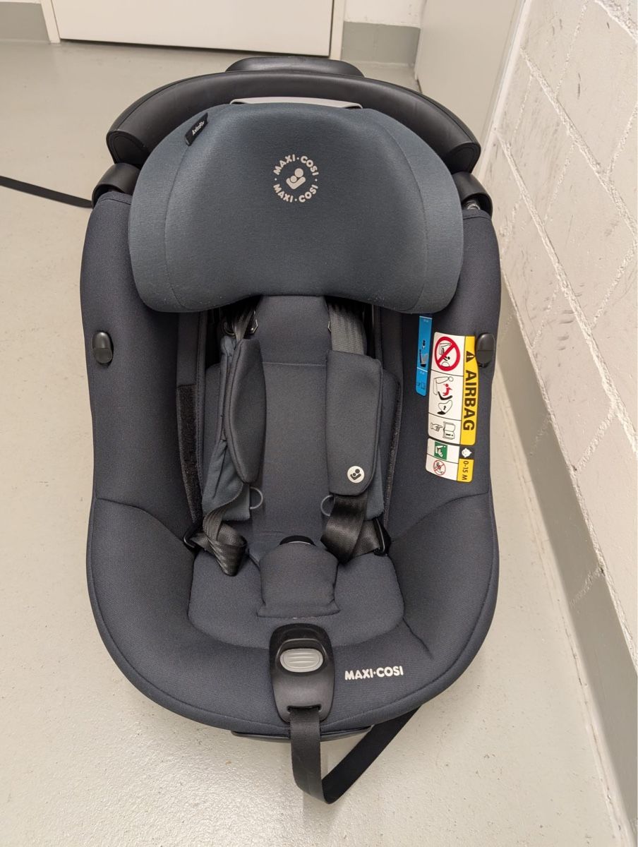 Seggiolini per auto: Kindersistz Maxi-Cosi AxissFix – Usato da Zürich venduto da moraZH