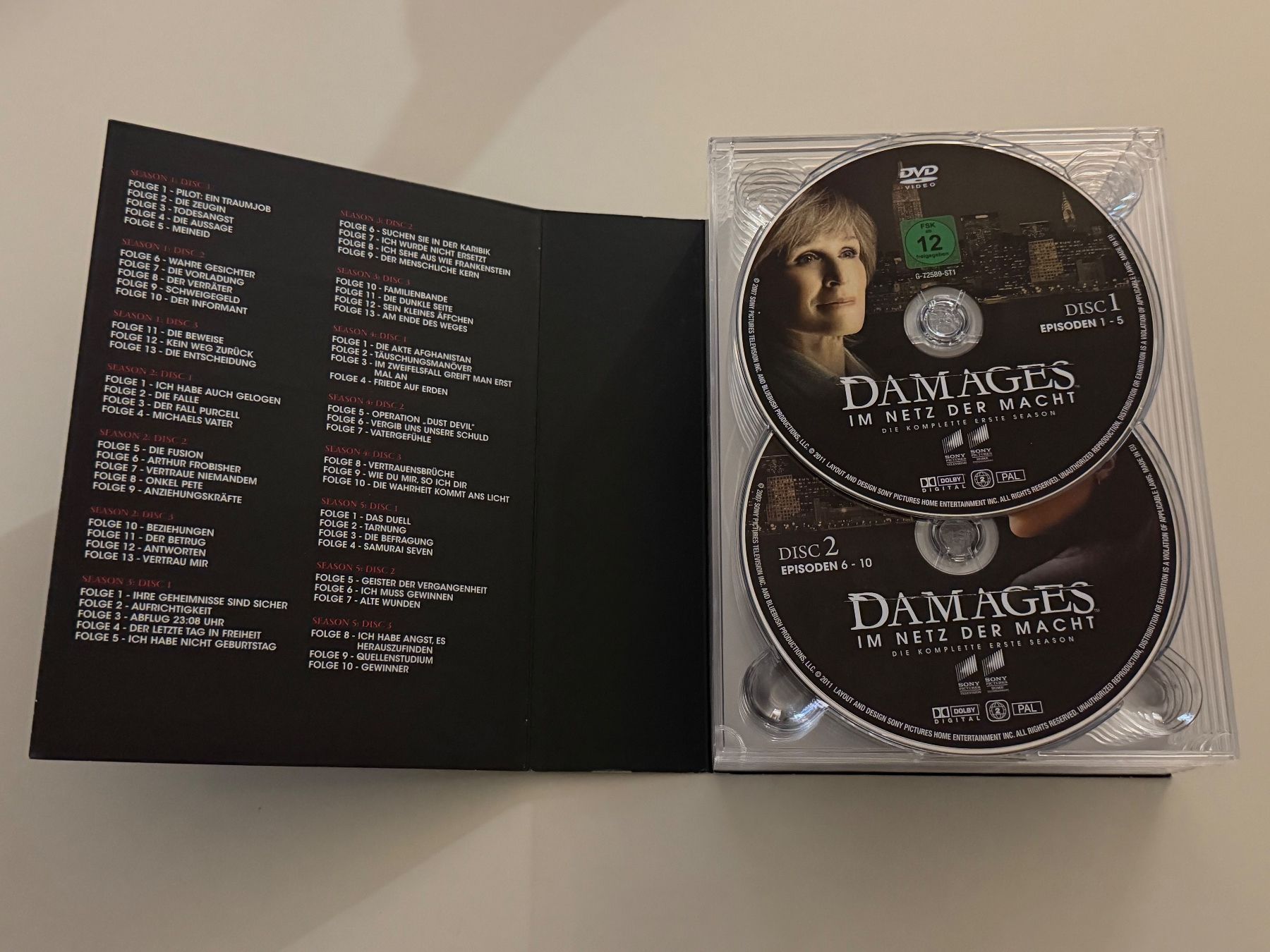 Tutti i DVDs: Damages - Die komplette Serie DVD Box – Nuovo (secondo la descrizione) da Altstätten SG venduto da sheamus 4