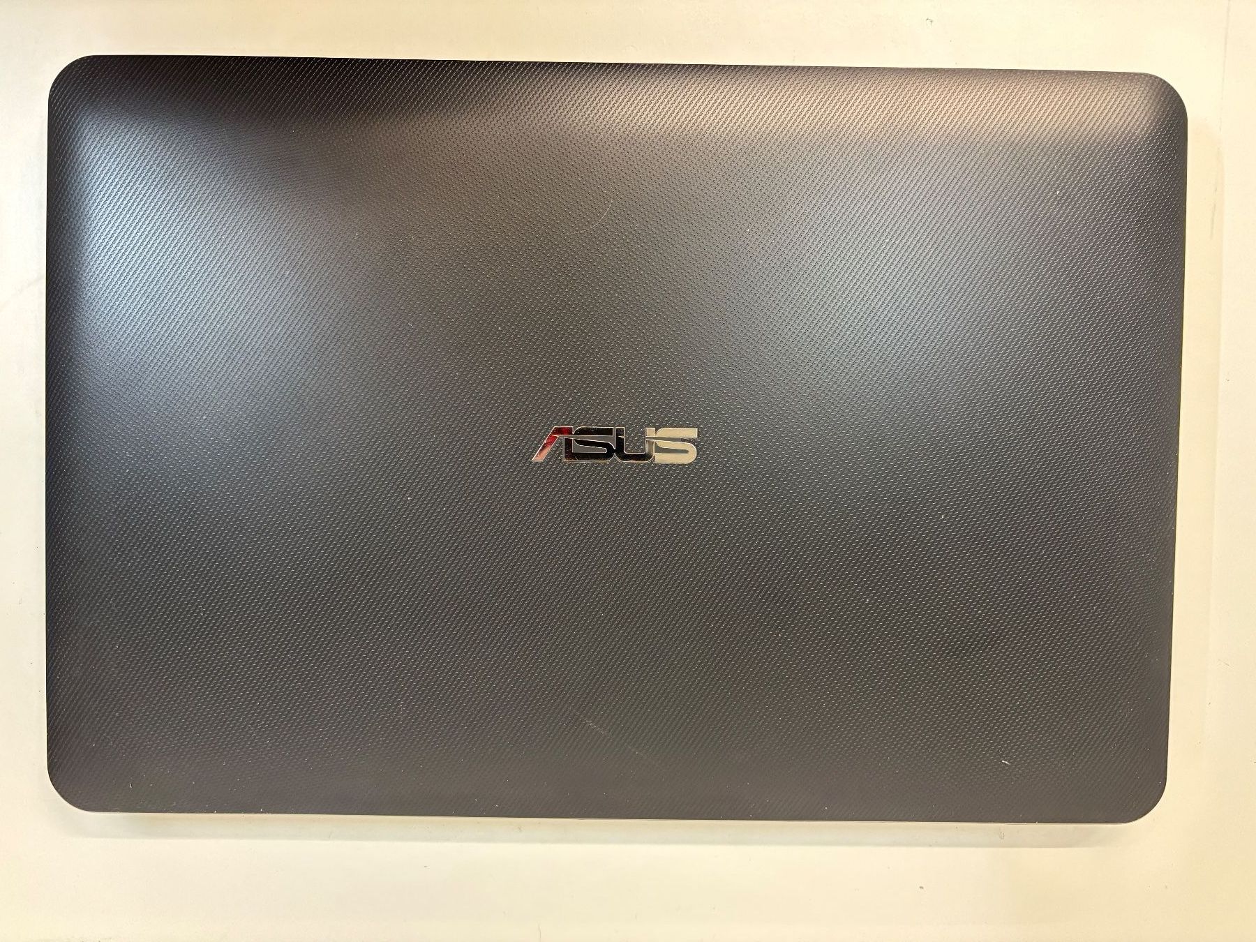 Asus Notebook: Notebook 15.6" ASUS X554L , Intel Core i7, DEFEKT – Difettoso da Lachen SZ venduto da alcom-electronics 1