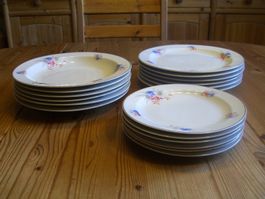 "Langenthal" Porzellan-Service (1942)–18-teiliges Teller-Set