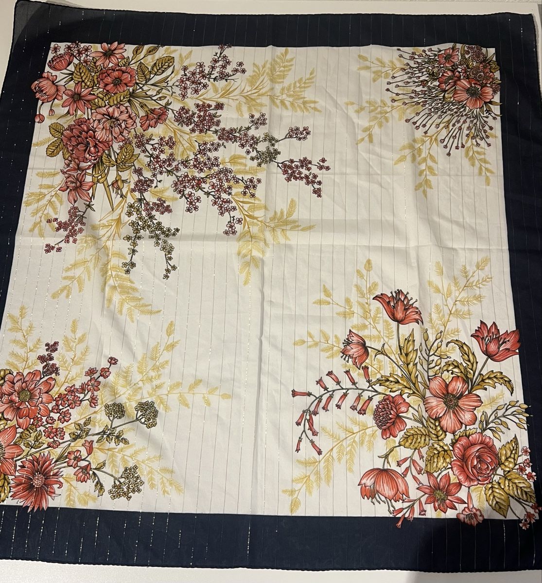 Foulard & Sciarpe: Foulard Alessandro – Usato da St-Pierre-Clages venduto da ste_xk6p