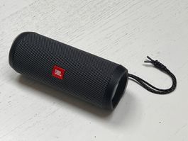 JBL Flip Essential 2 Bluetooth Lautsprecher - Schwarz