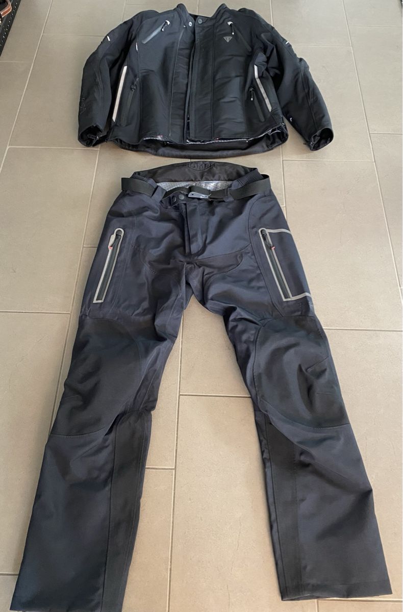 Triumph Jacken: Triumph Motorrad Jacke & Hose – Neu (gemäss Beschreibung) aus Buttwil von Oni-78
