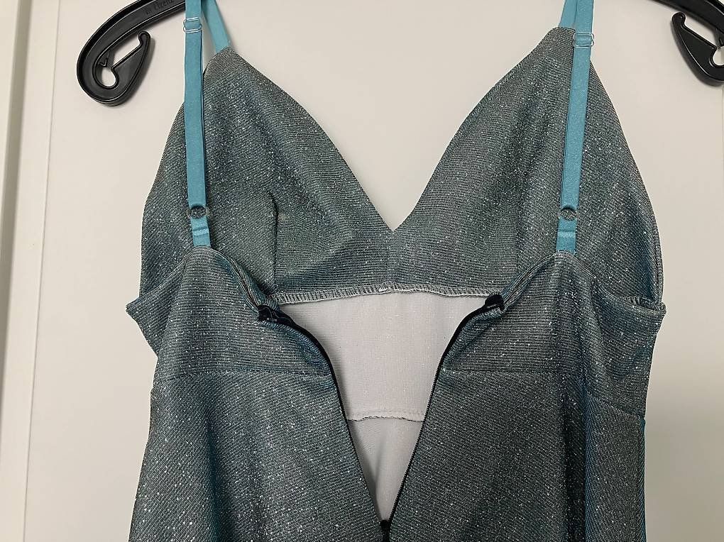 Vestiti: Wunderschönes Glitzerkleid Gr. S und passendes Schmuckset – Usato da Kloten venduto da dkra 2