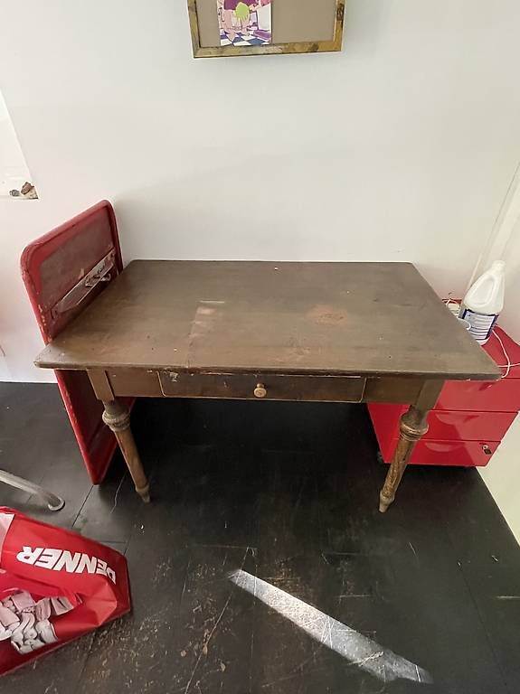 Tische: Holztisch mit Schublade – Gebraucht aus Bern von ann_g7g6