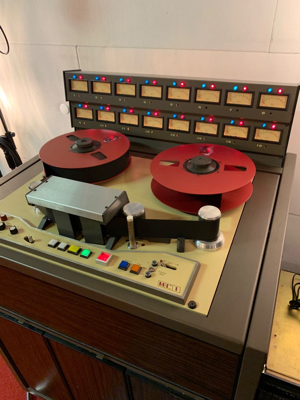 Bandmaschinen: MCI Tape Recorder 16 Track mit Dolby SR – Gebraucht aus chur von mifrigerio 3