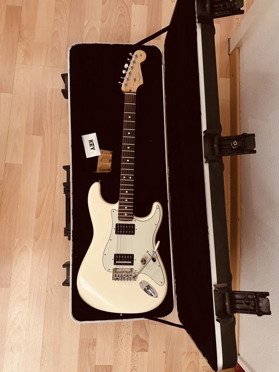 Fender Strumenti musicali: Fender stratocaster USA personnalisée – Usato da La Chaux-de-Fonds venduto da jezy11