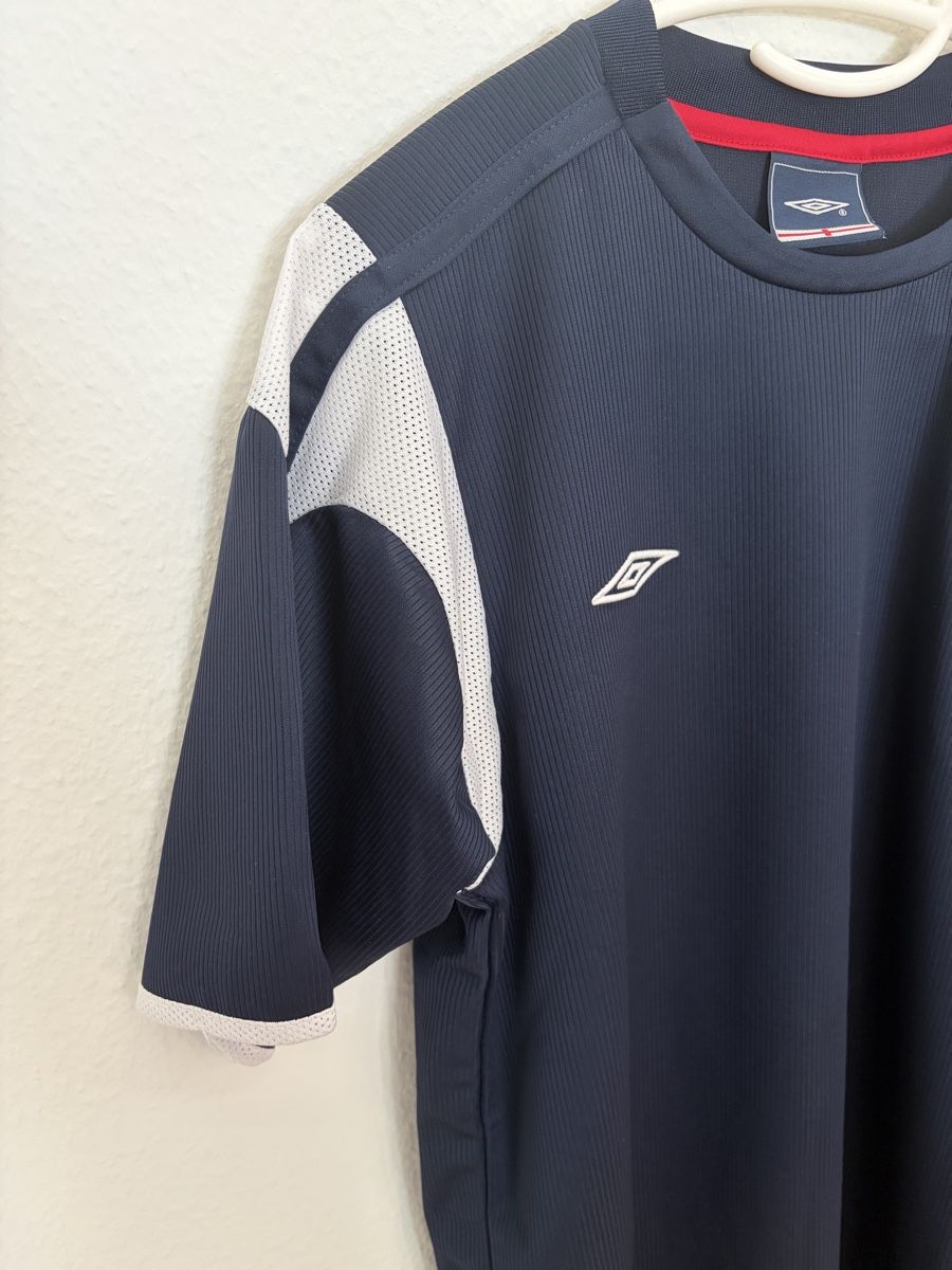 Umbro Leibchen & Hosen: England 2004 Trainingstrikot (S) – Gebraucht aus Basel von Ringolero 2