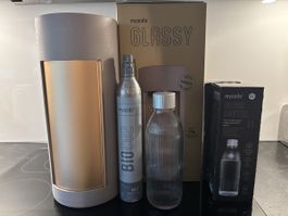 Wassersprudler Mysoda Glassy beige mit Zylinder und Flasche