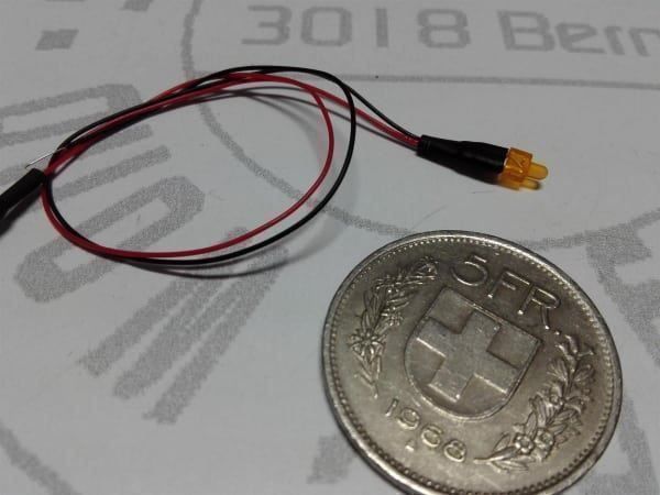 Componenti elettronici: LED orange 1.8mm 2/12V verkabelt – Nuovo (secondo la descrizione) da Luzern venduto da Salefactory 1