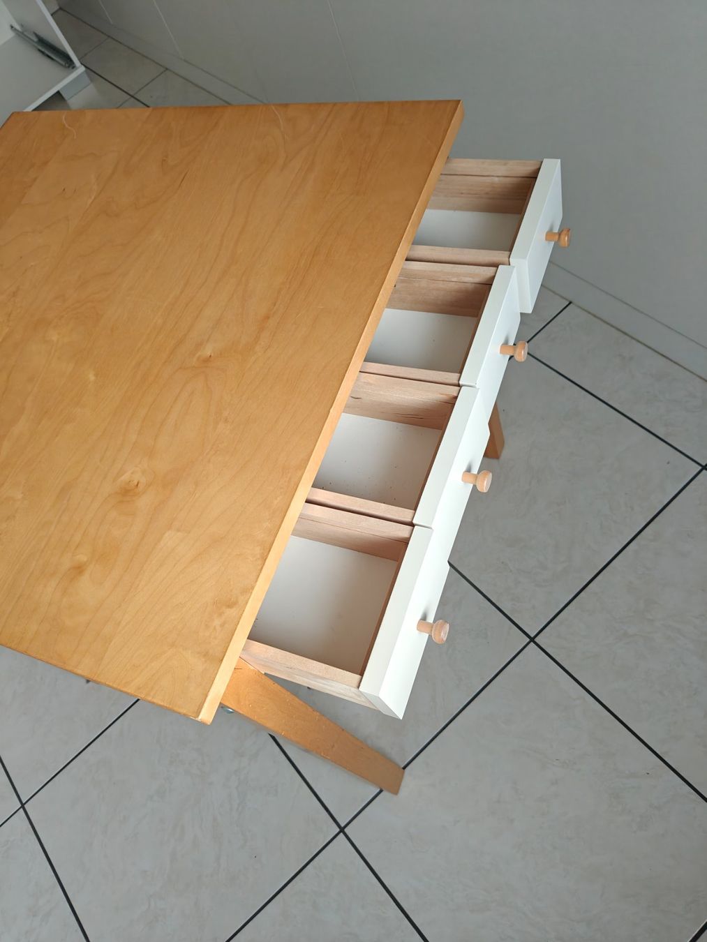 Tavoli: Tisch 75x75 cm mit Schubladen – Usato da Möhlin venduto da gro_zh2t 2