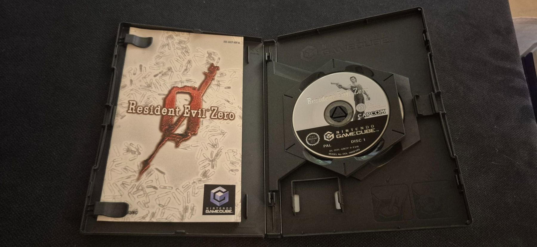Capcom Giochi: RESIDENT EVIL 0 GAMECUBE DEUTSCH RETRO GAMING 2 DISCS 2002 – Usato da Grand-Lancy venduto da luc111 2