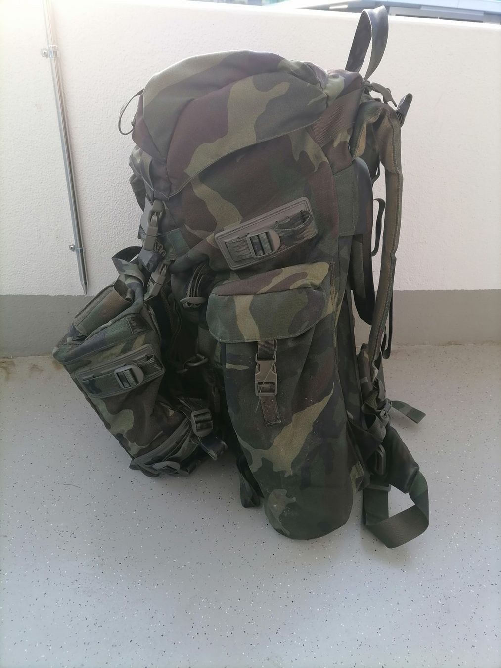 Zaini: Feldrucksack mit Seitentaschen – Usato da Zug venduto da LucaLab 3