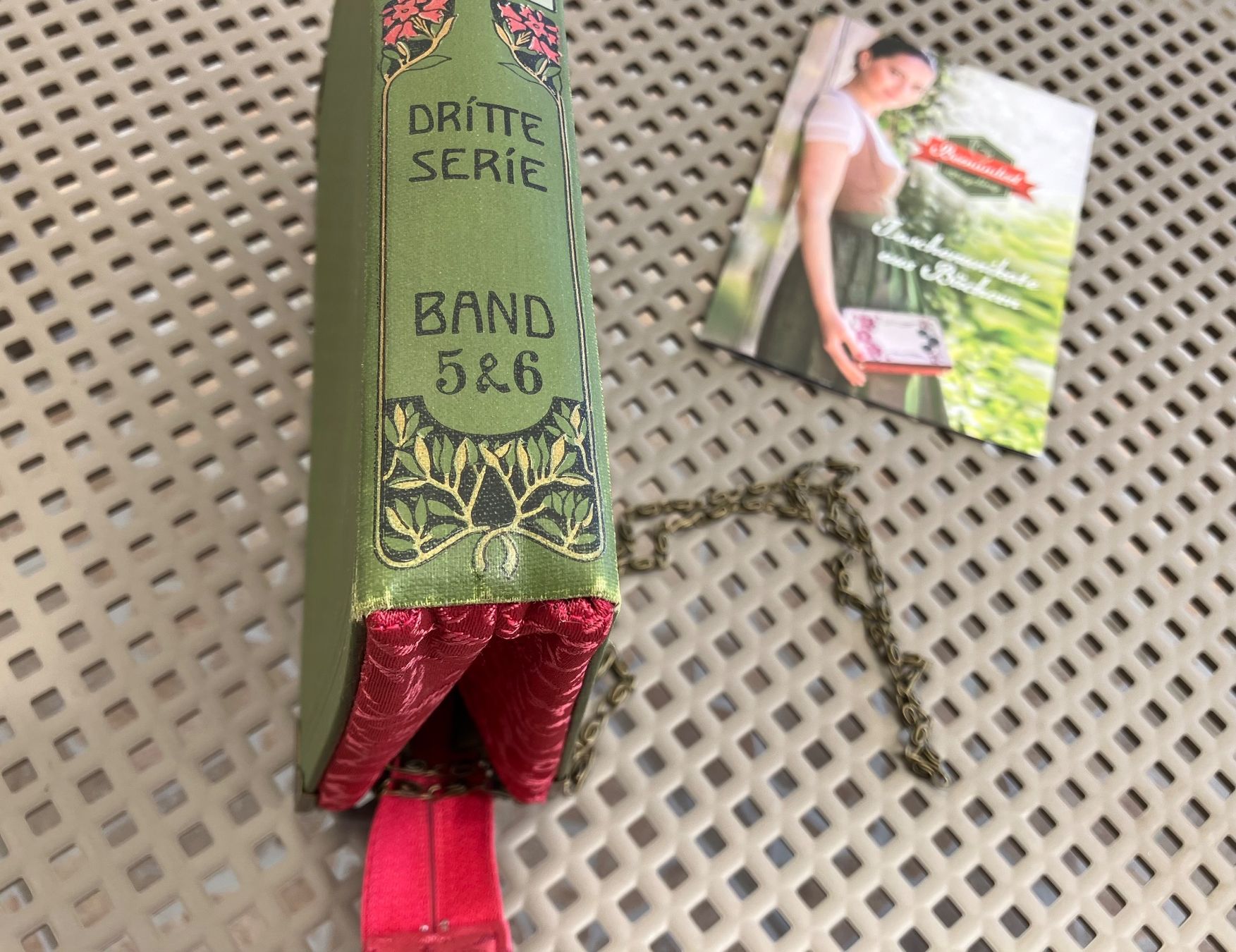 Sacs femmes: Bernanderl Tasche aus Buch – Neuf (Voir description) à Unterägeri par Jutka_04 4