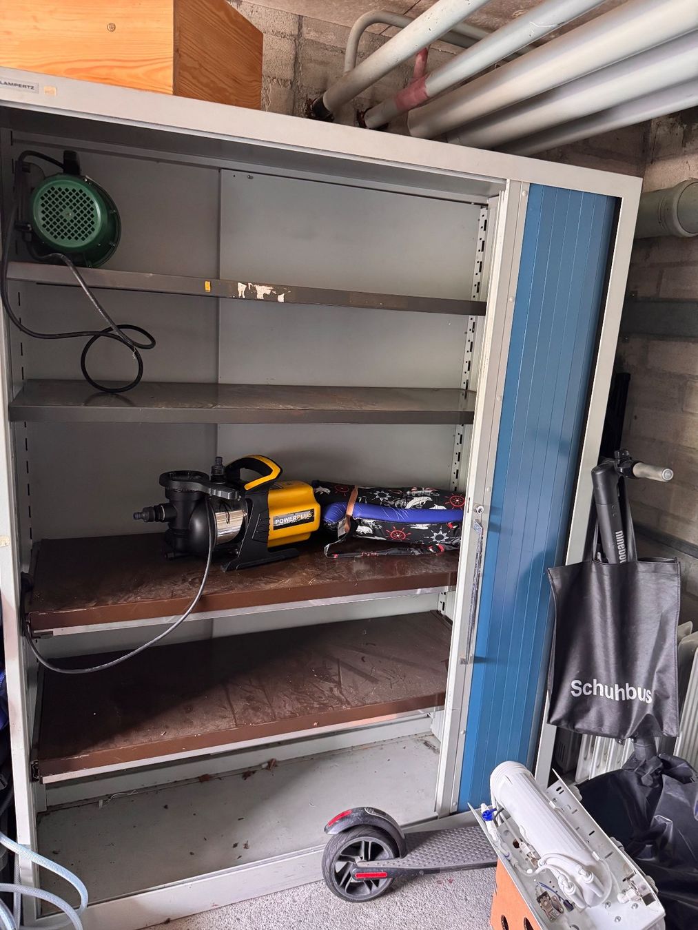 Schränke: Metalschrank Lampertz mit Rolltür – Gebraucht aus Büren an der Aare von Gleh 2