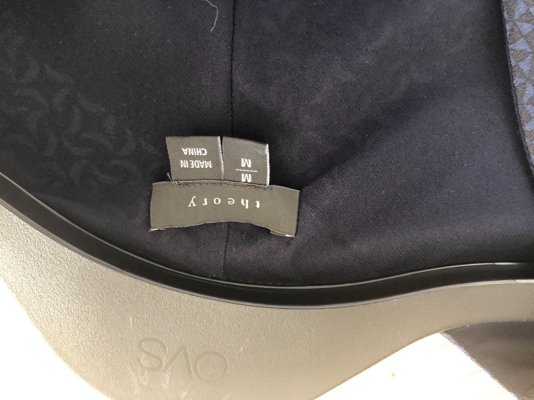 Vestiti: Robe Theory – Usato da La Chaux-de-Fonds venduto da GabrielaKlein 5