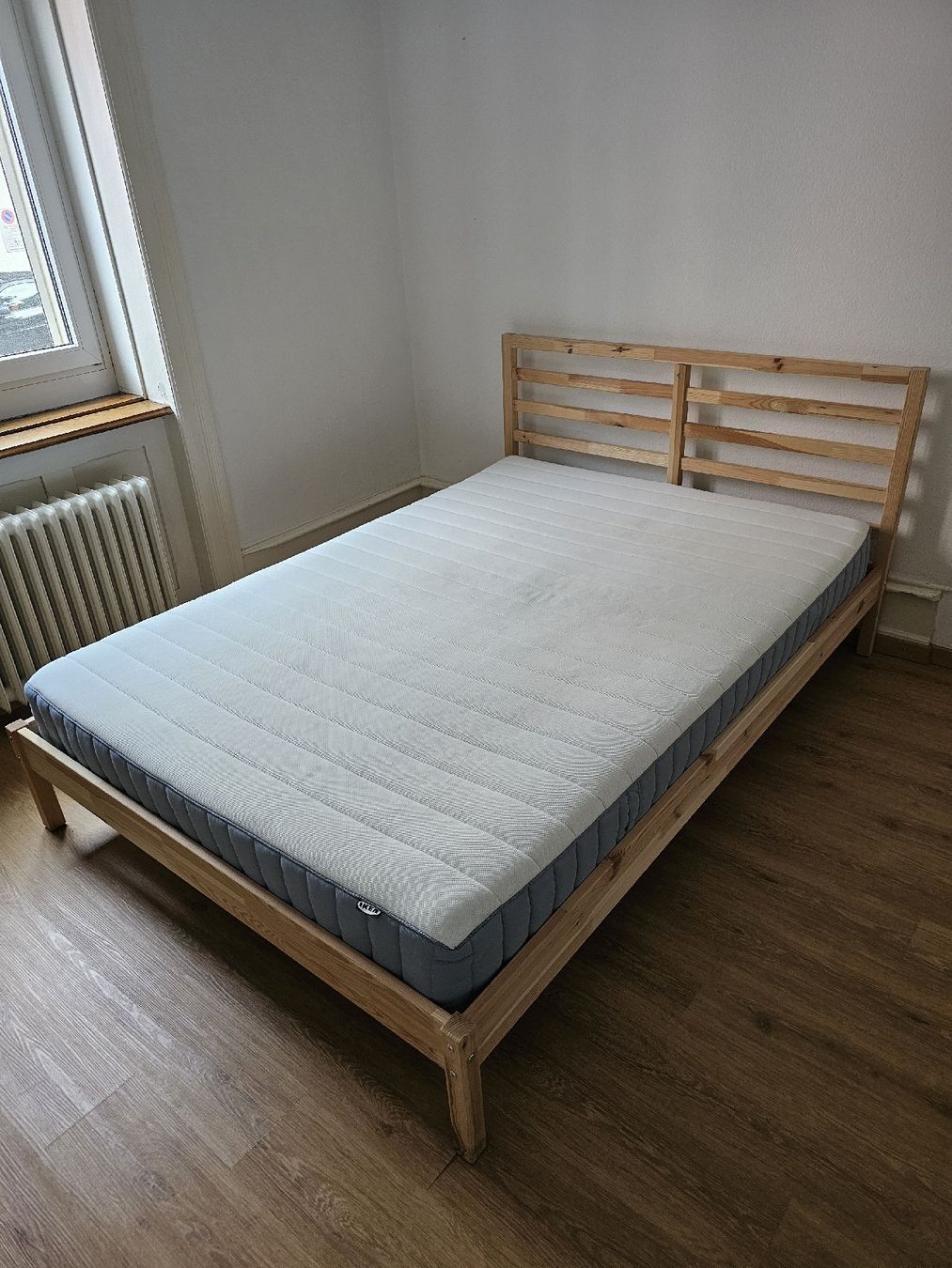 Betten: Bed – Gebraucht aus Zürich von 193_9jth 1