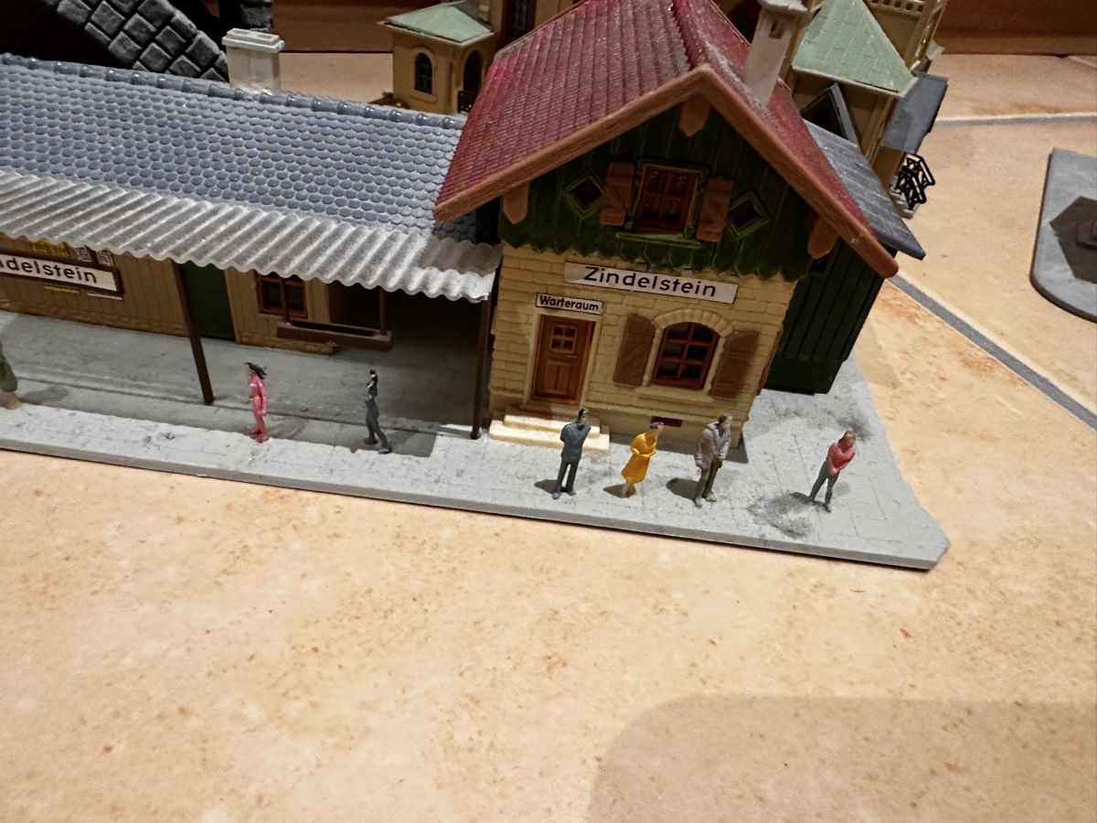 Modellini di ferrovie: Sehr schöne H0 Häuser, Kirche usw. ab 19.- – Usato da Sennwald venduto da HARO-Import 5