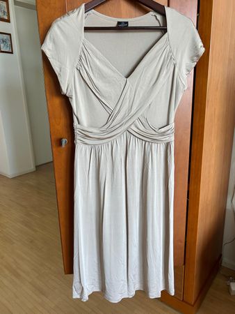 Elegantes Madeleine-Kleid Gr. S Beige/Champagner