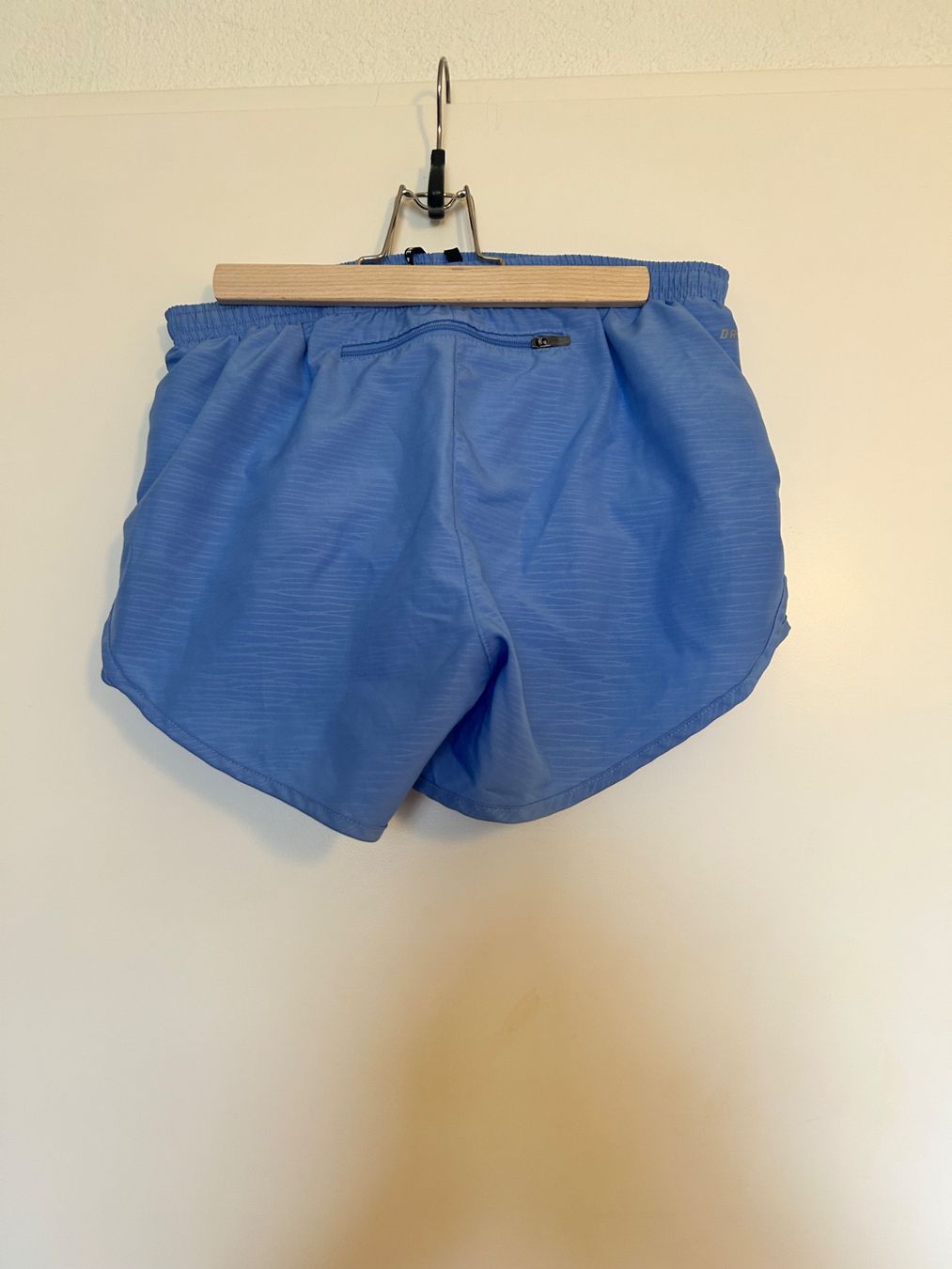 Pantaloni: Nike Laufshorts Damen – Nuovo (secondo la descrizione) da Bad Ragaz venduto da ocl_2fyc 1