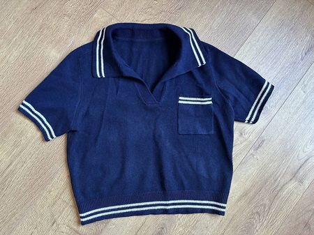 T-Shirt aus Strickstoff mit Kragen