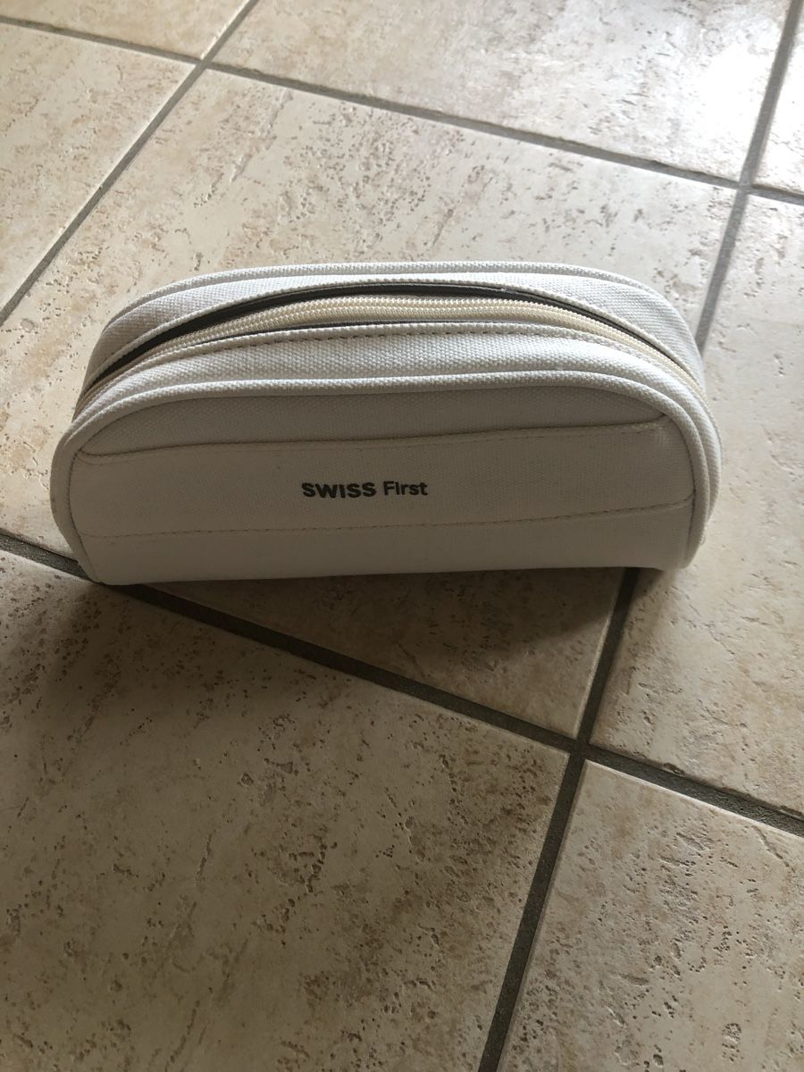 Kosmetikkoffer: Swiss First Class - Amenity Kit – Neu (gemäss Beschreibung) aus Chêne-Bourg von sienna8245 1