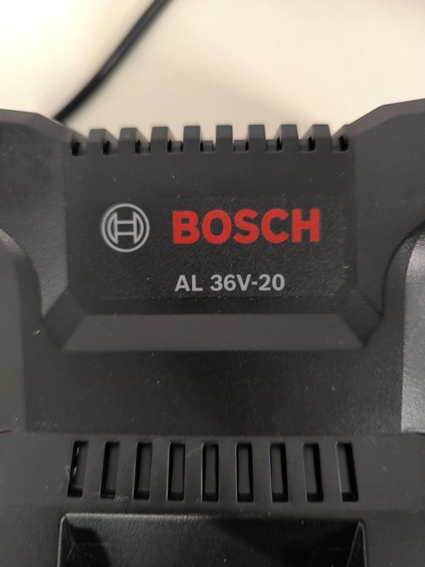Bosch Caricabatterie: BOSCH Charger 36 V – Usato da Rüti ZH venduto da Restwert_Rueti_ZH 5