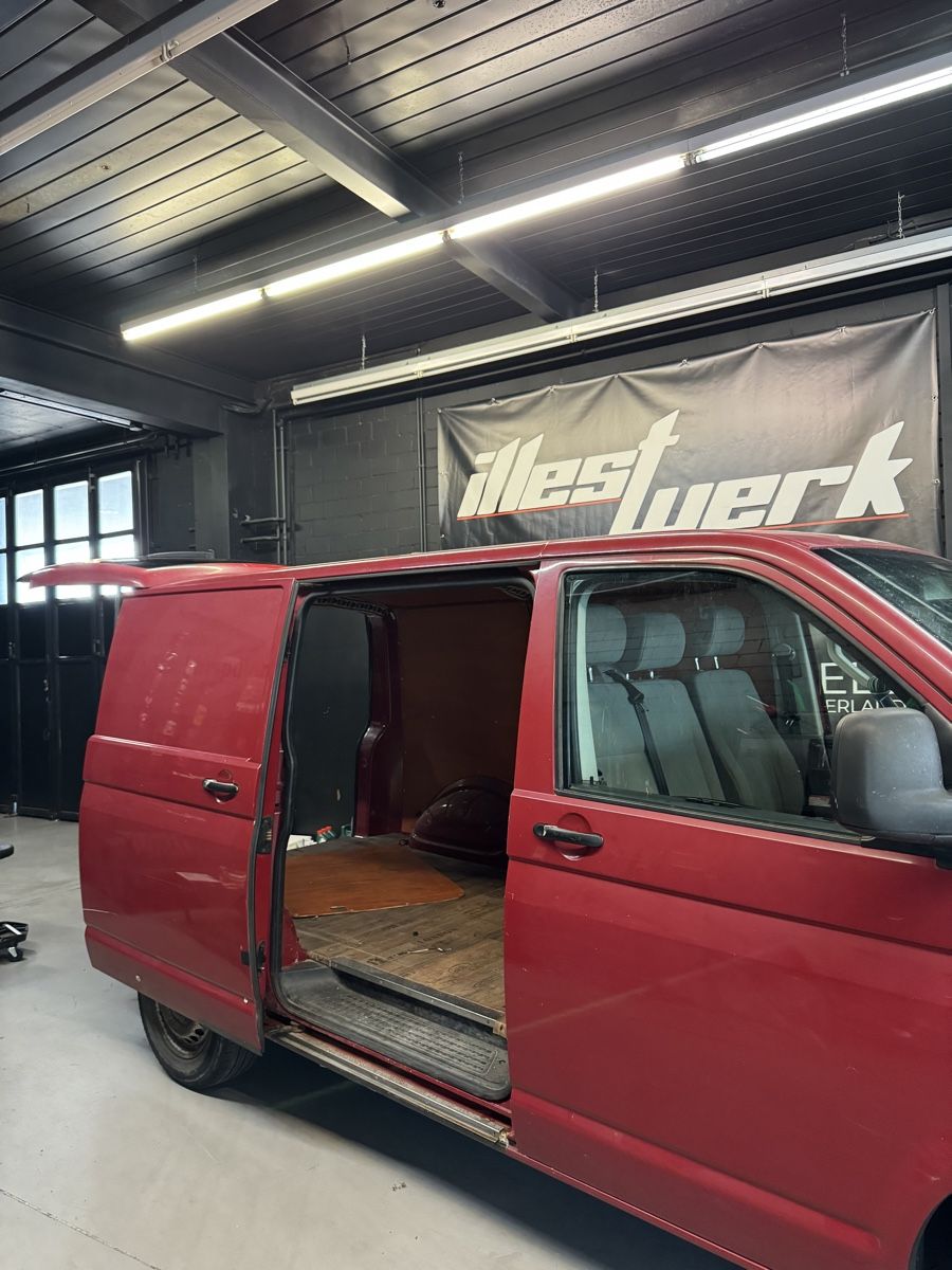 VW Veicoli commerciali: VW T5 2.5 TDI – Usato da Siebnen venduto da illesttoni 3