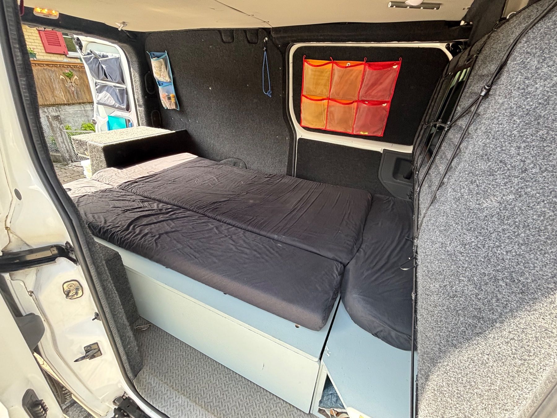 Citroën Veicoli da campeggio: Citroën Jumpy Campervan  ausgebaut und praktisch – Usato da Hünibach venduto da Tamagu 3