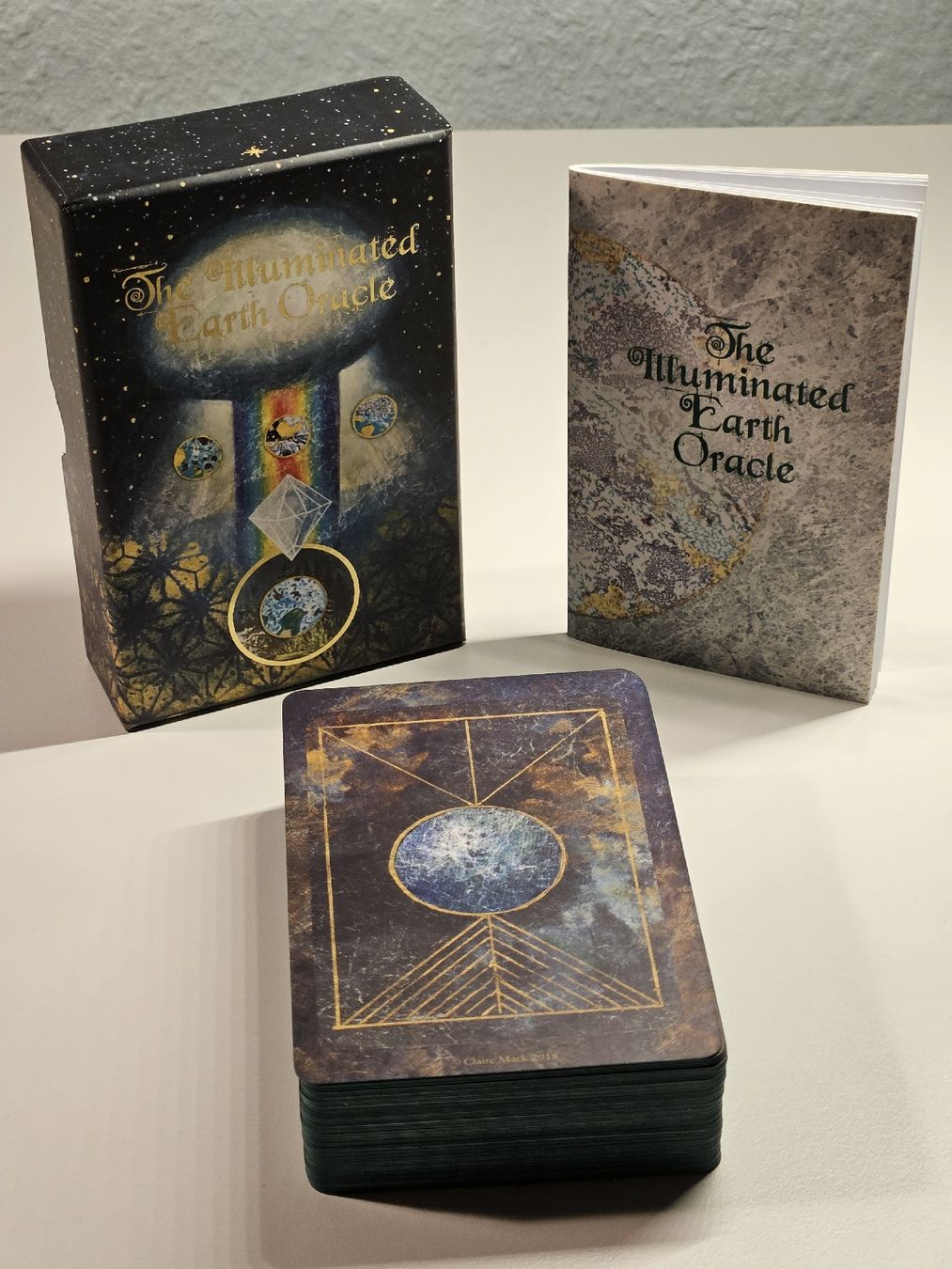 Libri: The Illuminated Earth Oracle – Nuovo (secondo la descrizione) da Nuglar venduto da mjc_cw9f