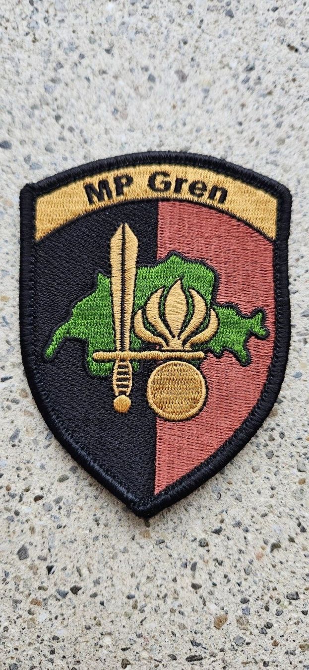 Schweizer Armee Placchette & Badge: *** Badge MP Grenadier mit klett *** – Nuovo e nell'imballaggio originale da Riedholz venduto da fr_sIruP