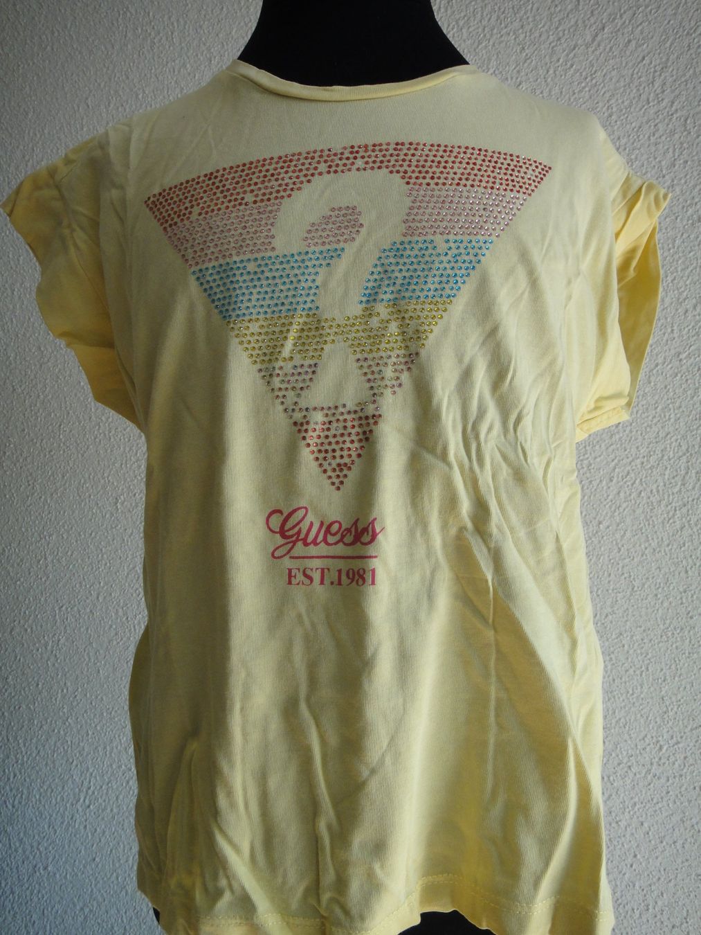 Guess Blusen, T-Shirts & Tops: T-Shirt "Guess" 8 Jahre – Gebraucht aus Winterthur von LemonTree5