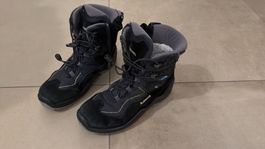 Lowa Schuhe