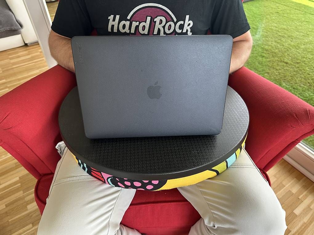 Bureaux: Laptop Tisch – D'occasion à Unterägeri par carina8800 2