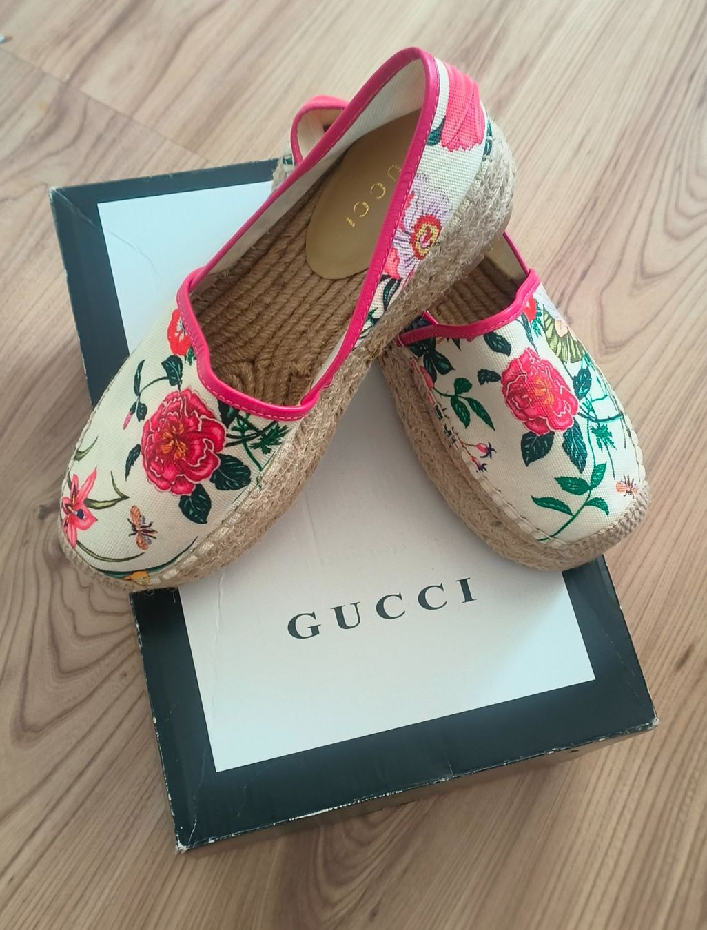 Scarpe da donna: Gucci Espadrilles – Usato da Beringen venduto da Holly.80