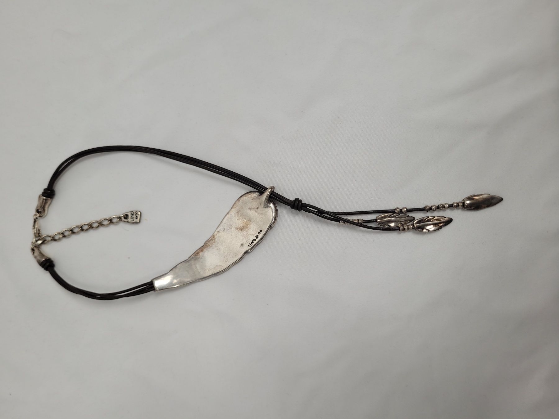 Catenine: UNO DE 50  collier plume argenté – Usato da Lausanne venduto da PlusValue_Lausanne 1
