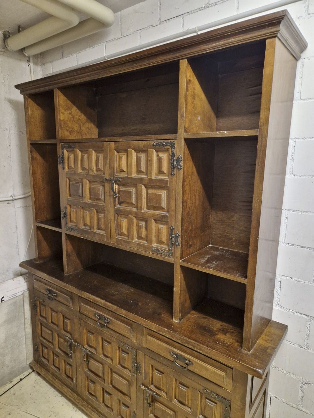Schränke: Buffetschrank mit Aufsatz, Holz, braun – Gebraucht aus Wolfhausen von Nico_V01 2