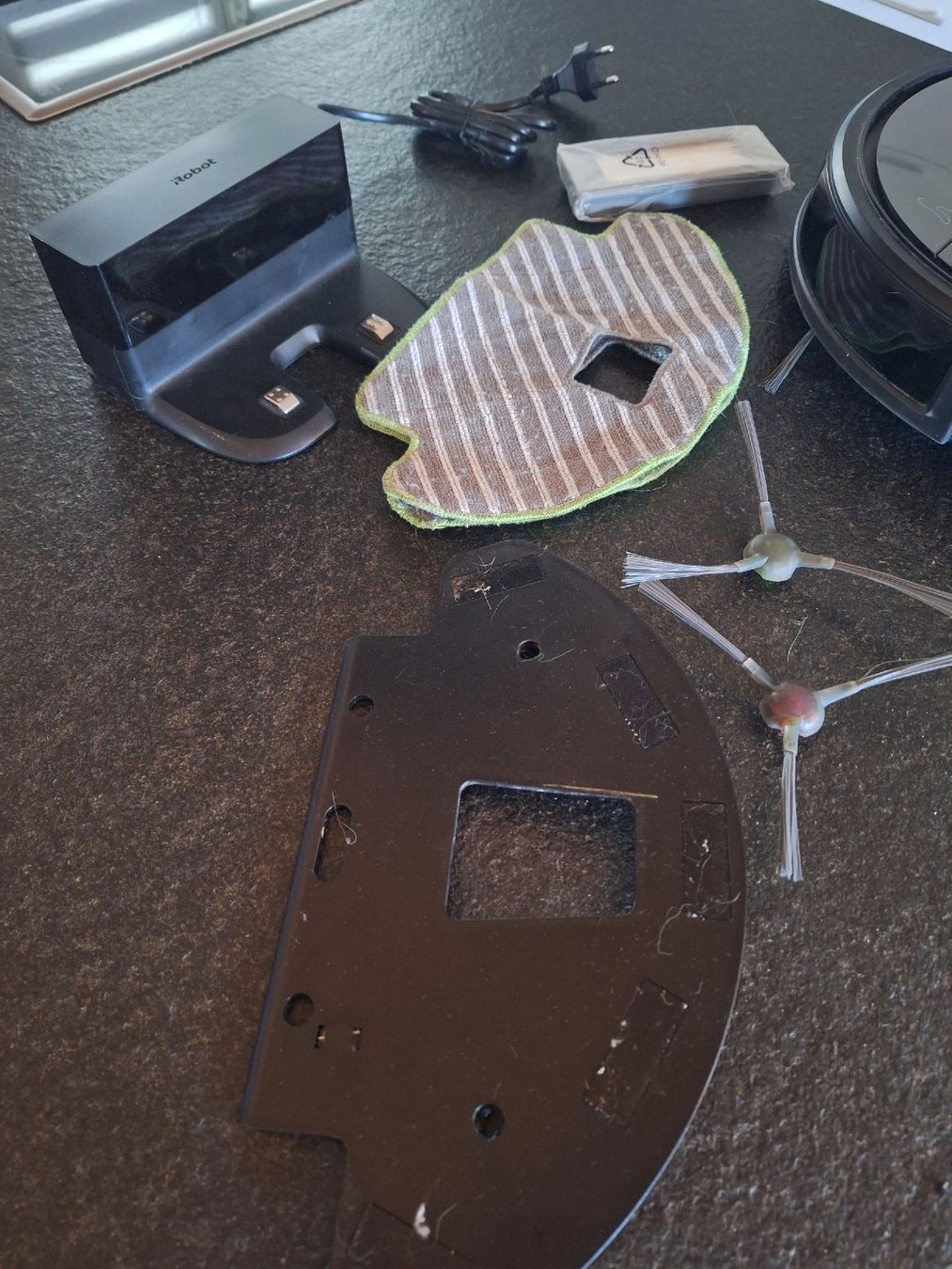 Aspirateurs & Accessoires: Roomba combo aspirateur laveur – Défectueux à Les Evouettes par jsp11 2