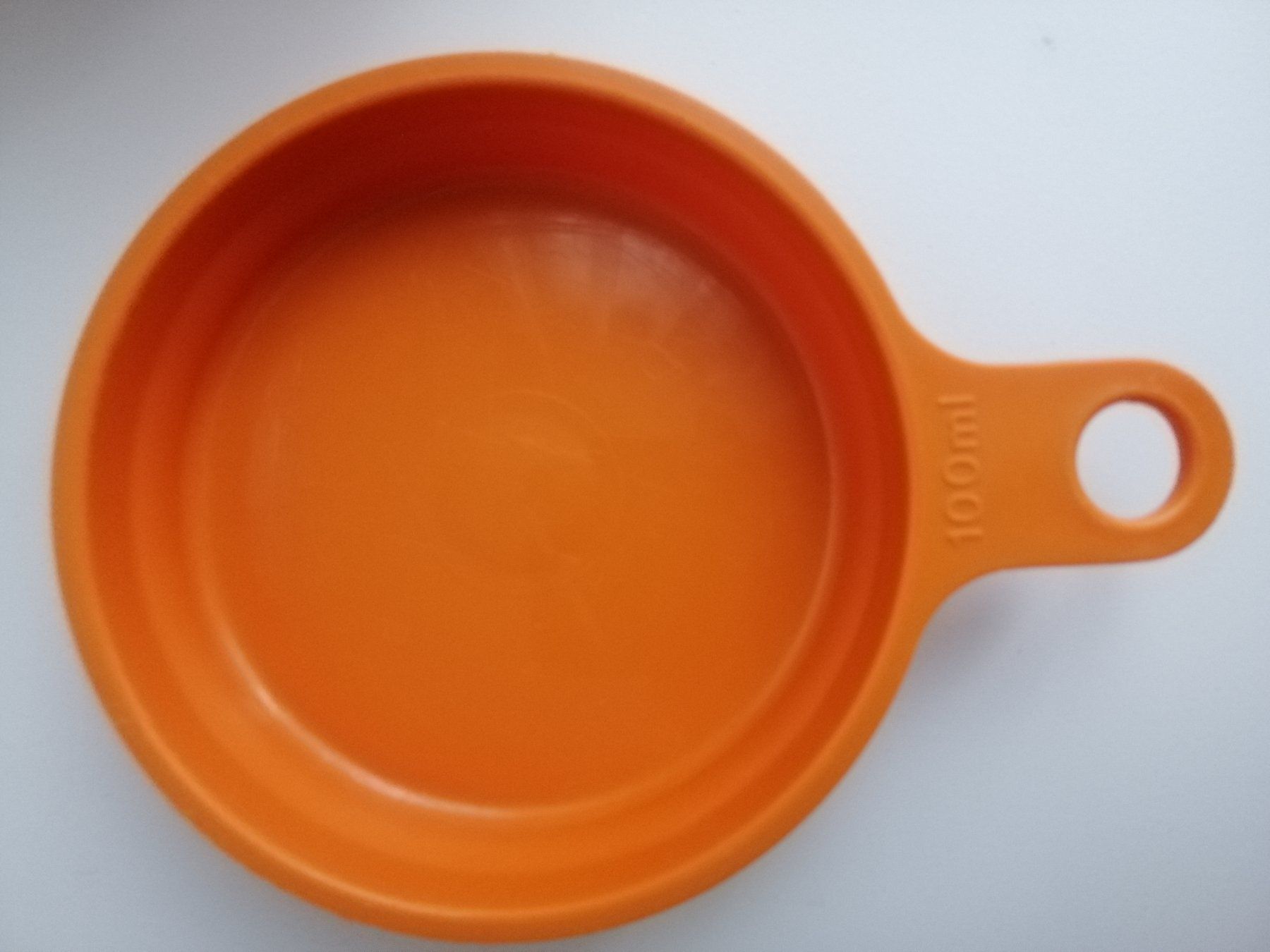 Tupperware Contenitori & Simili: Massbecher Tupperware, orange, 70er vintage – Usato da Villmergen venduto da MONCHHICHI 2