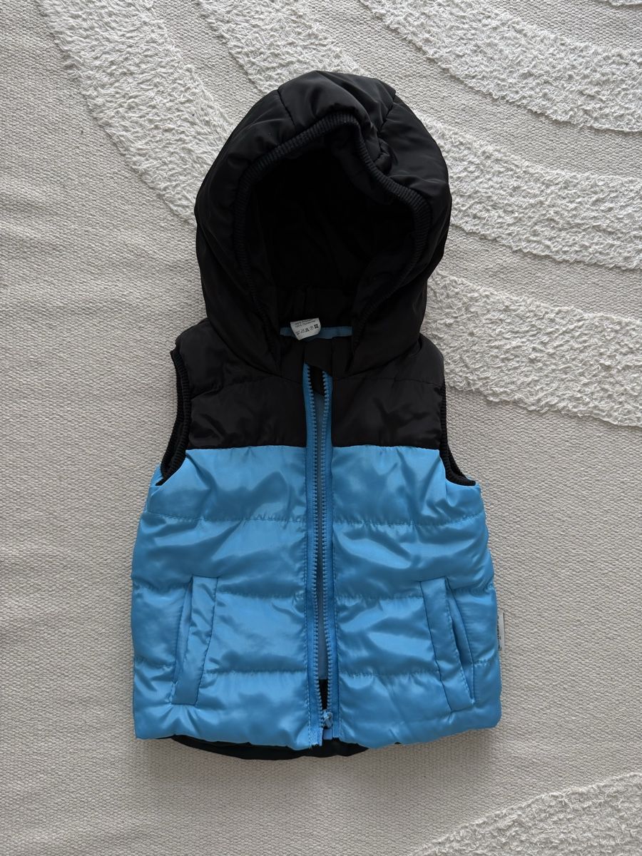 Autres vêtements: Kinder Weste Gr.86  – D'occasion à Niederglatt ZH par Vladaa