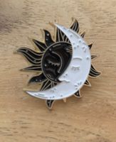 Pin  Sonne & Mond