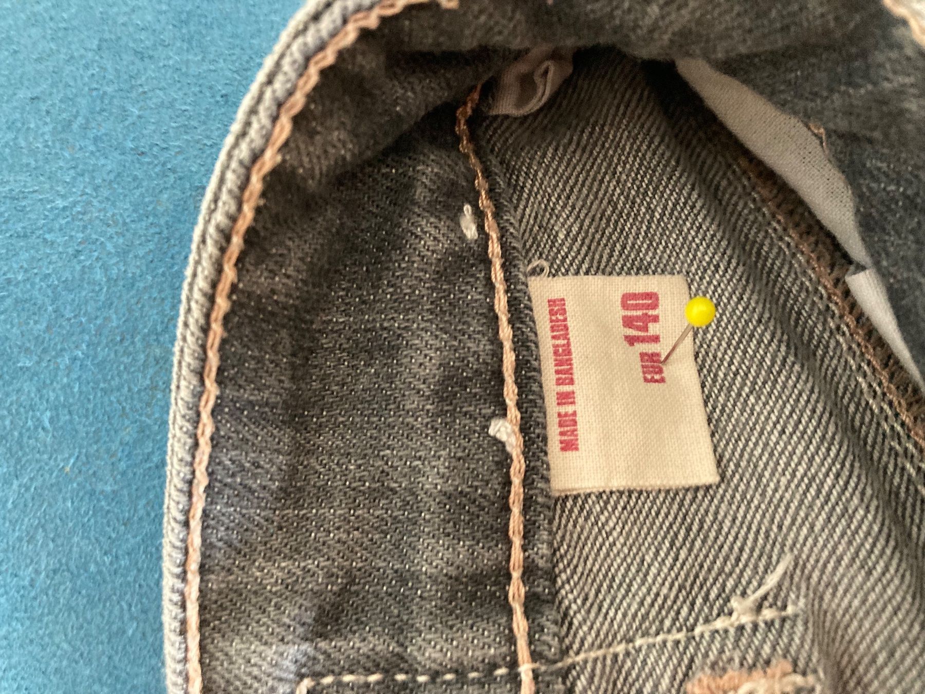 H&M Pantaloni: H&M Bermudas Mädchen Gr. 140, grau – Usato da Meggen venduto da tulipe21 6