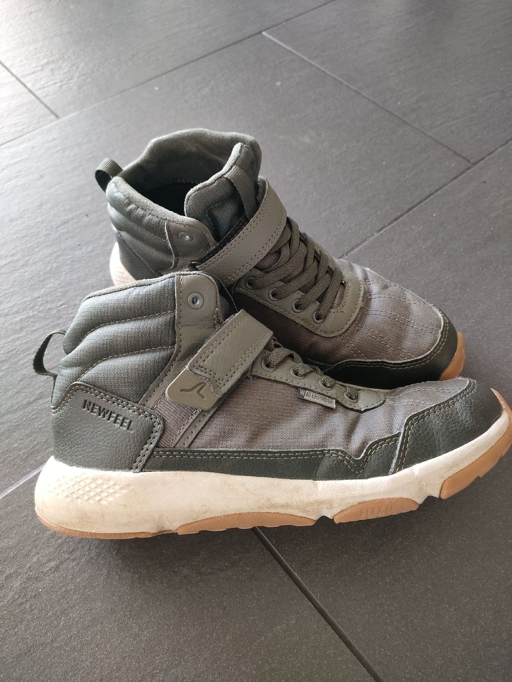 Chaussures hommes: übergangs Schuhe Grösse 35  Wasserdicht – D'occasion à Therwil par OliviaH01 3