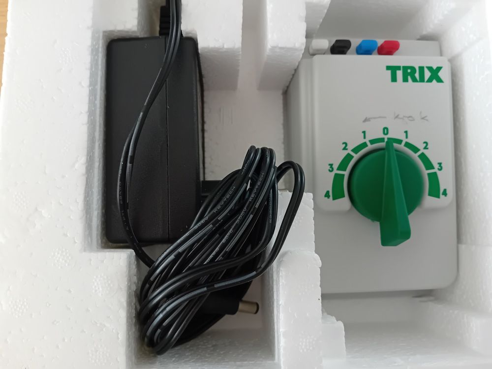 Trix Modellini di ferrovie: Rollmaterial, Schienen und Fahrregler zu Modellbahn Spur N – Usato da Glattfelden venduto da Halmi_2 8